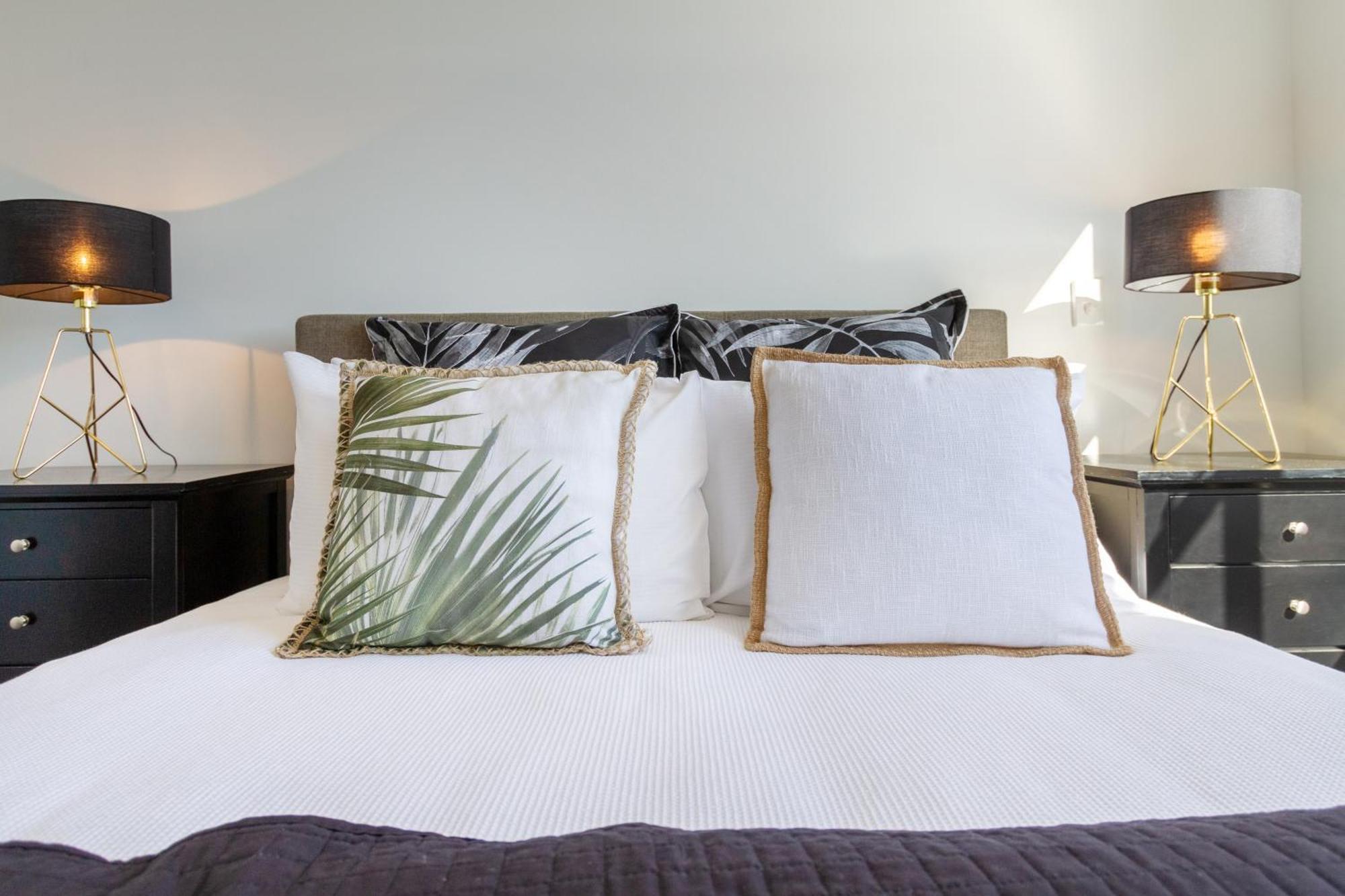 Central Escape On Cashel Street 2 Bed 2 Bath Christchurch Bagian luar foto