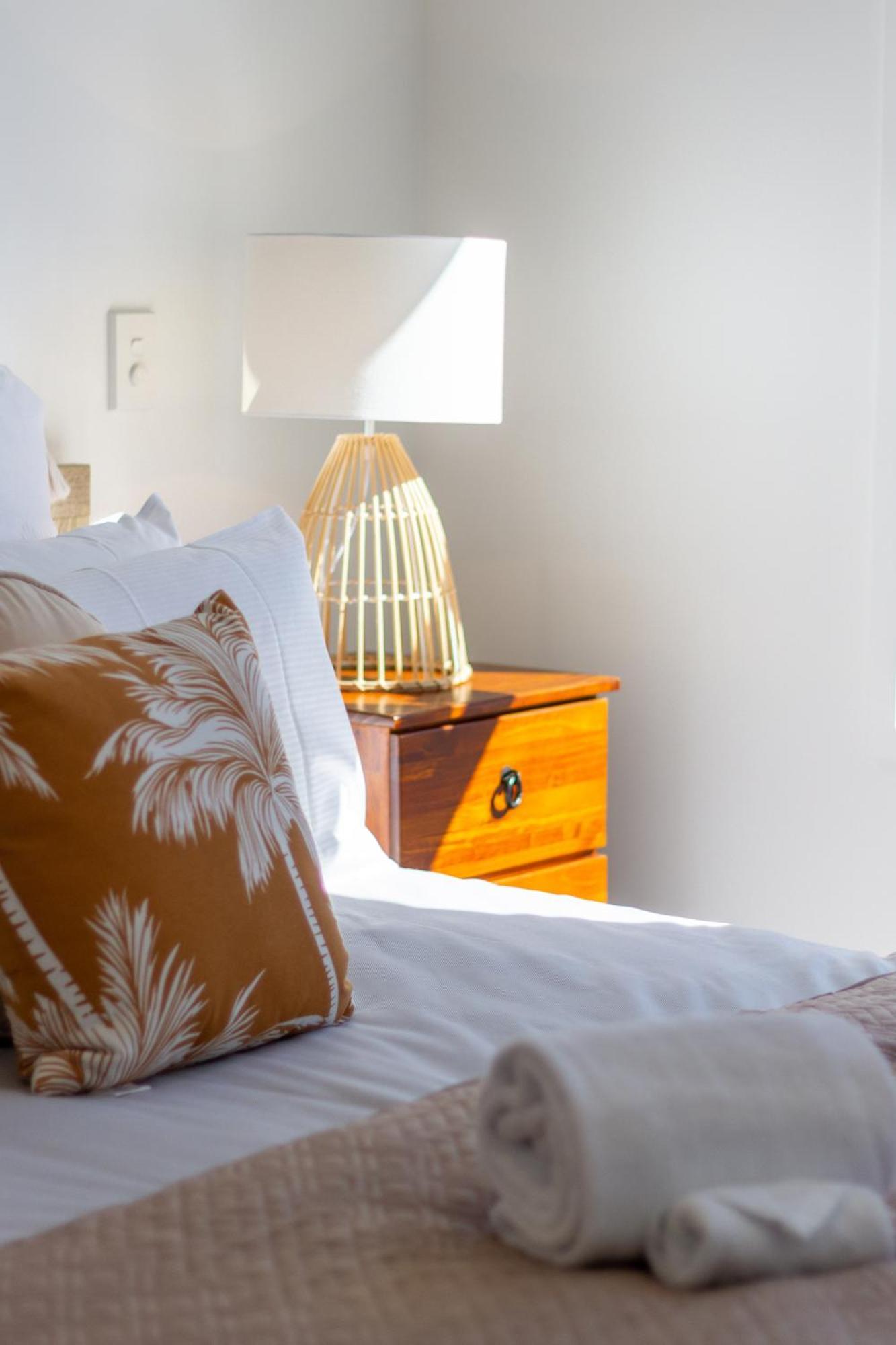 Central Escape On Cashel Street 2 Bed 2 Bath Christchurch Bagian luar foto